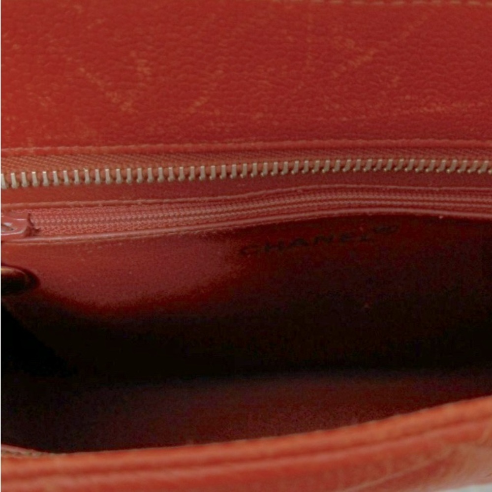 CHANEL Matelasse “RARE RED” Medallion Tote-CAVIAR Skin - comes with COA - Picture 7 of 12